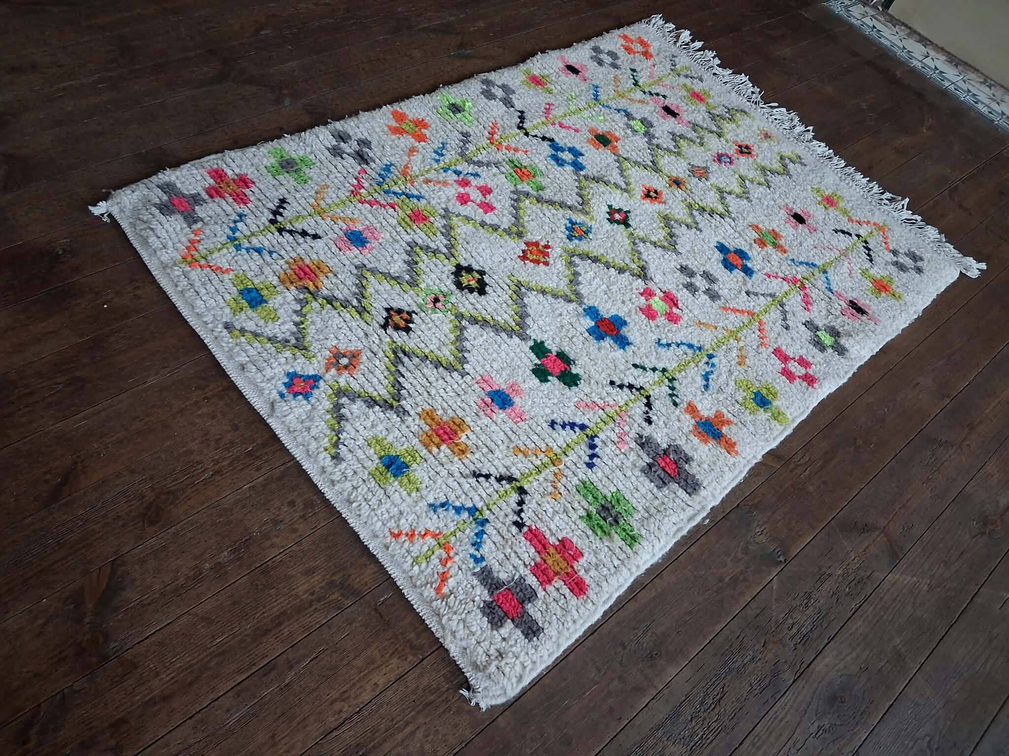 Tapis berbère beni Ouarain fait main 144x102cm