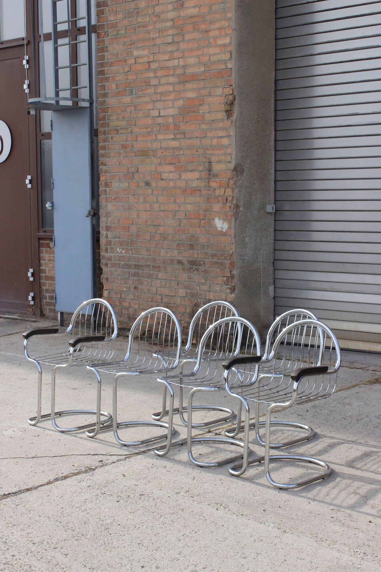 4 chairs & 2 armchairs in chrome-plated steel wire by Gastone Rinaldi, Italy 1970s