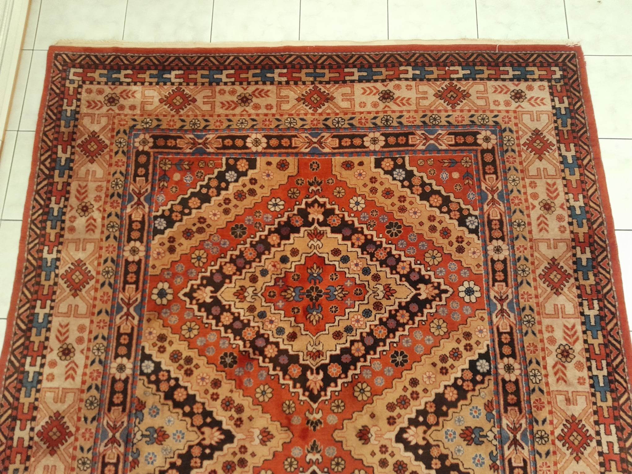 Handmade Sinkiang rug 279x204cm