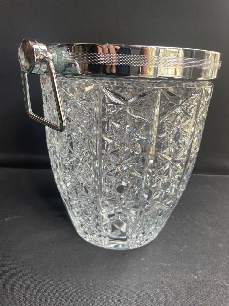 Crystal and chrome metal cooling bucket