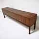 Enfilade scandinave basse en palissandre  C.1960