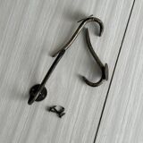 3 wall hooks