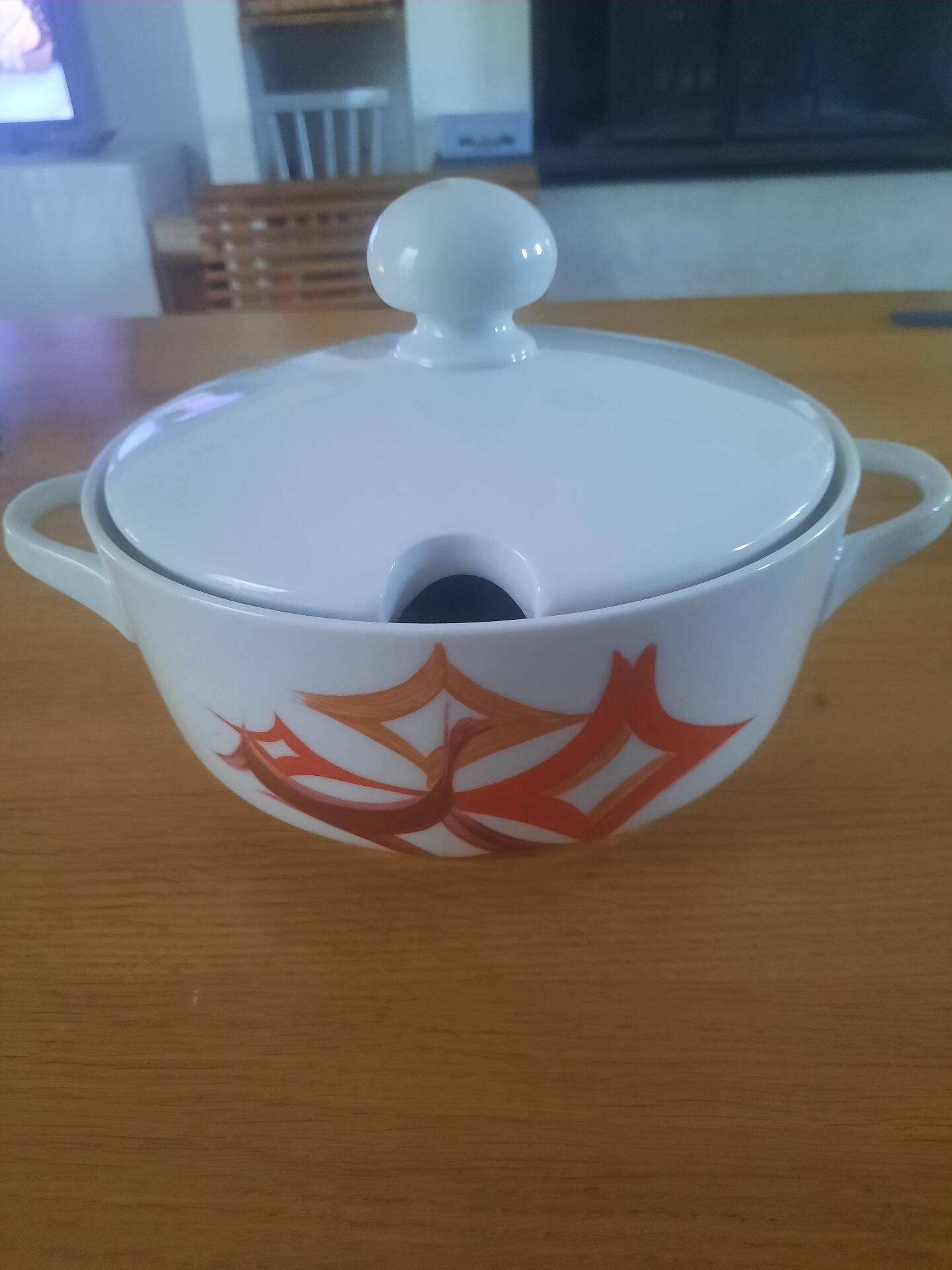 Vintage Bavaria soup tureen