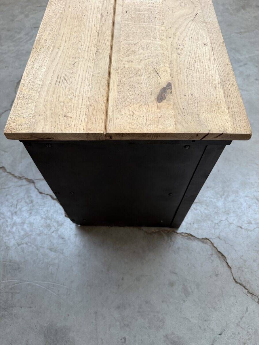 Strafor entrance furniture