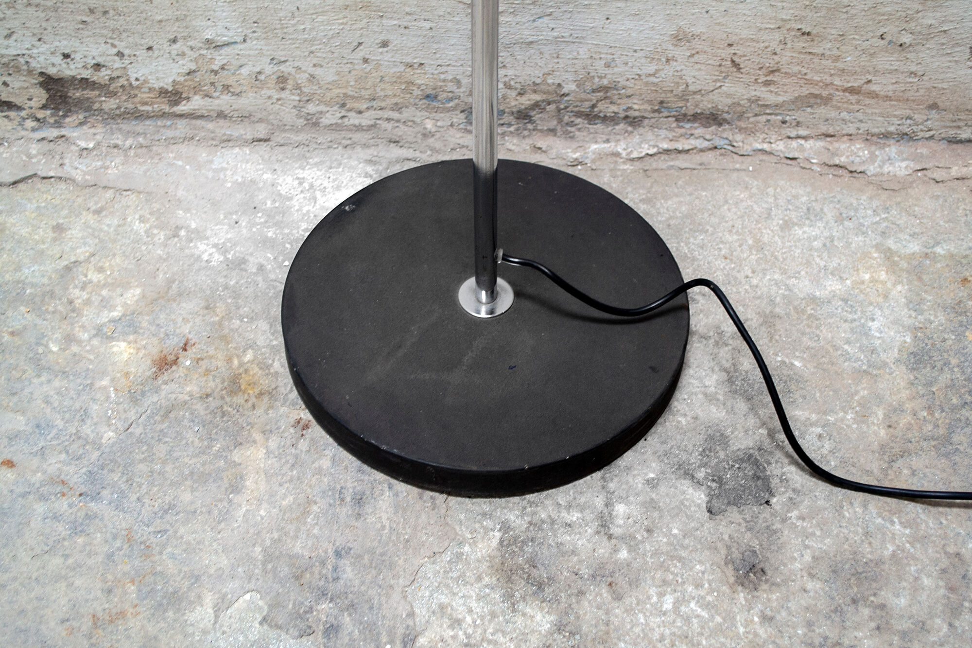 Floor lamp with adjustable and dimerabile handle Italia 70s