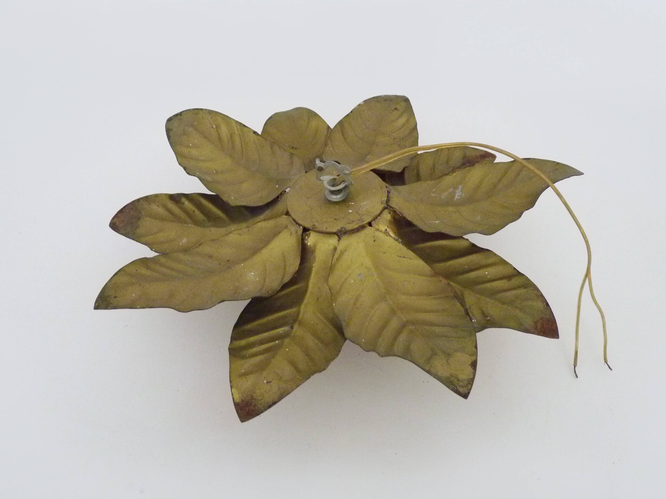 Wall light, ceiling light sun foliage in gold metal, vintage ceiling light. Italy 70s