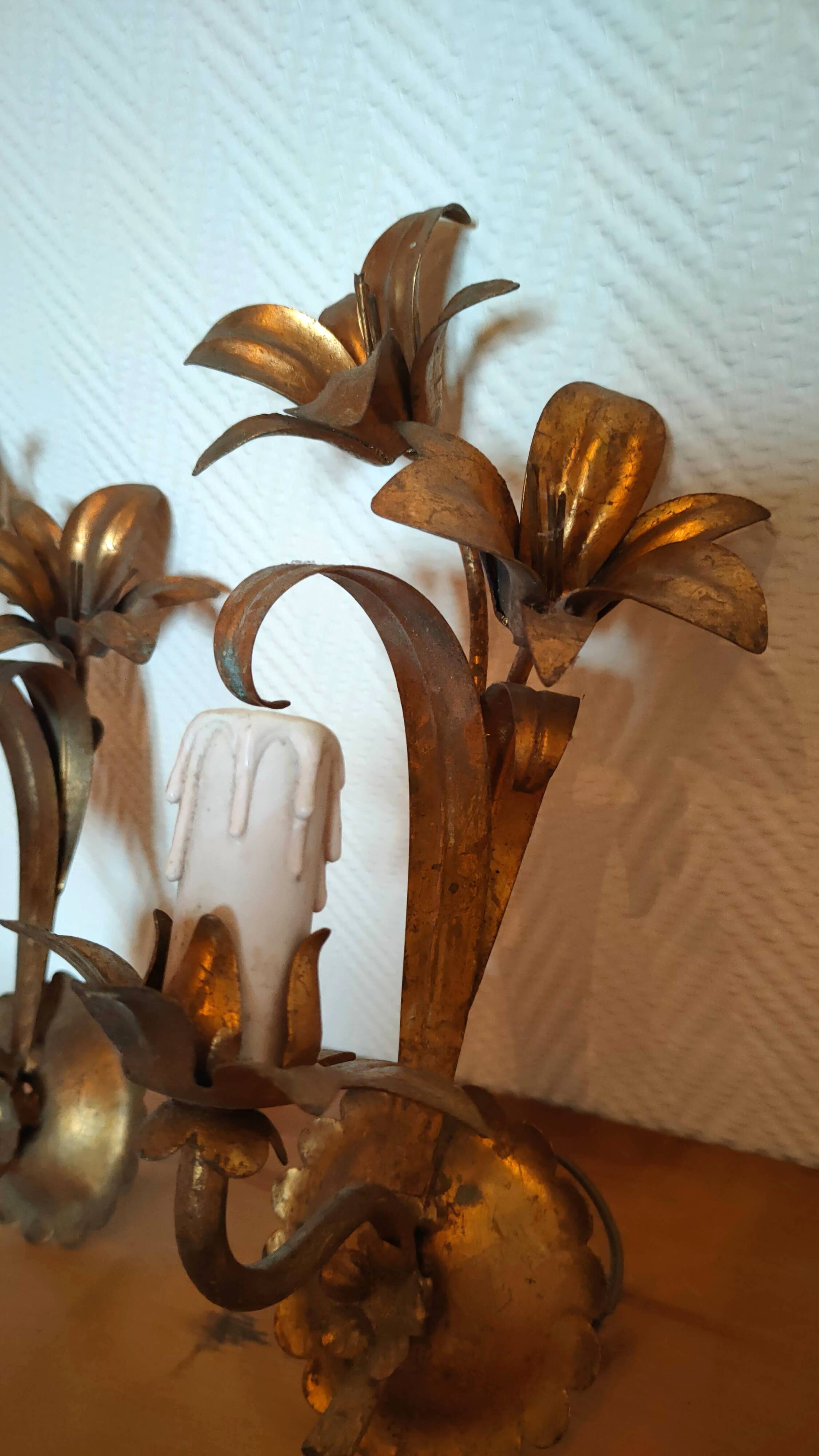 Pair of lily flower sconces in gilded metal design 60s