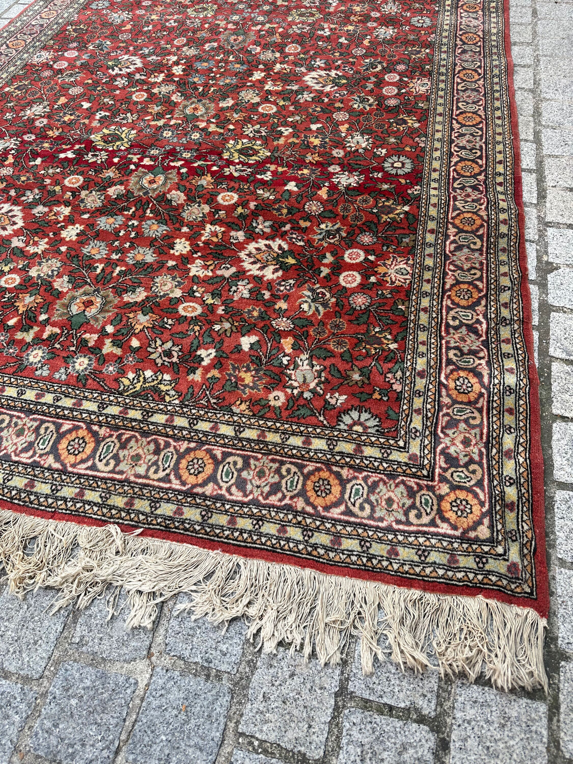 Vintage Turkish carpet Hereke end knoated hand 150x225 cm