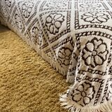 Bedspread with fringes