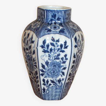 Delft porcelain vase in the style of the 18th century