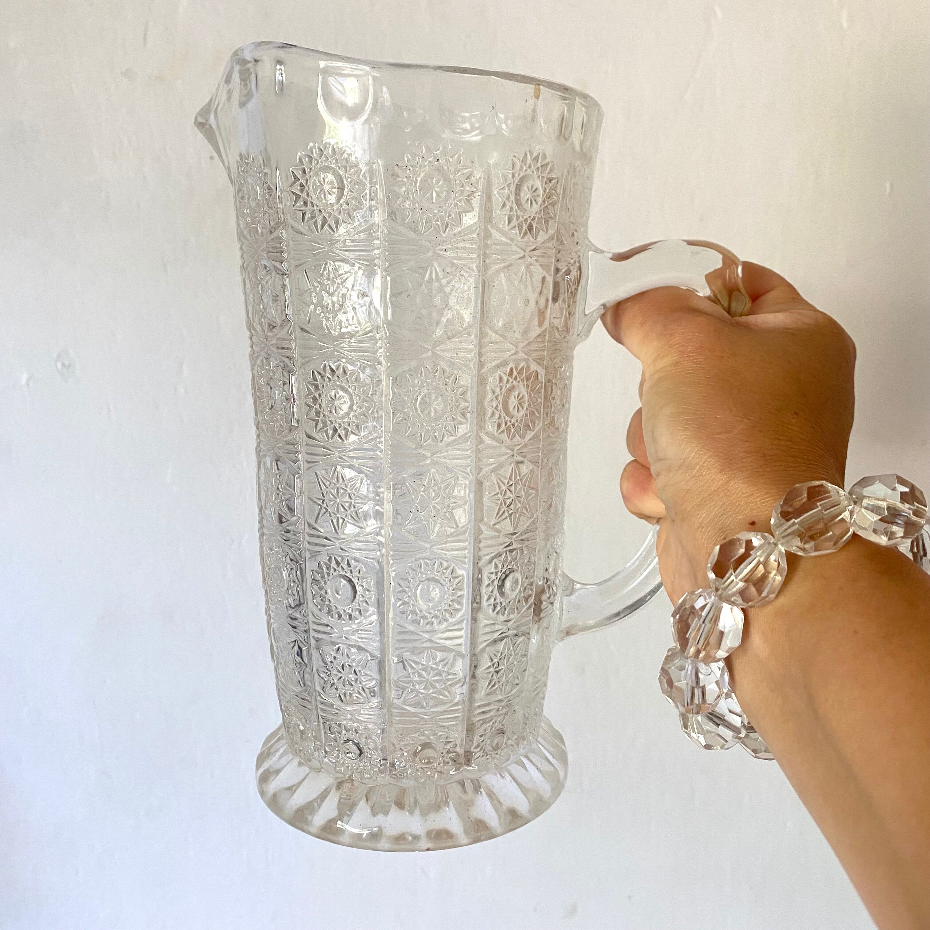 Pichet en verre moulé 23 cm