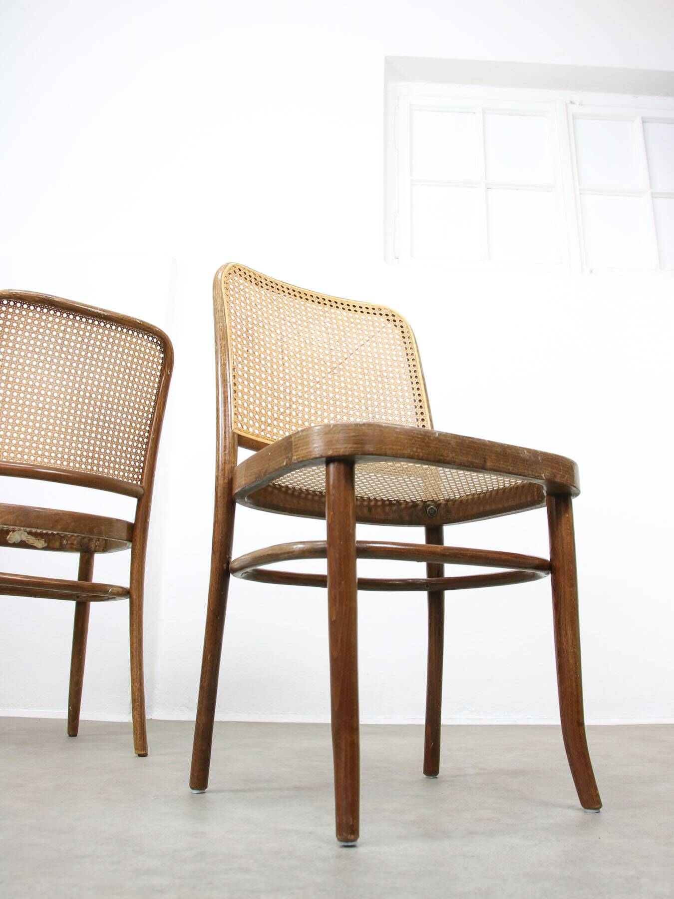 Chaises vintage n°811 en bois courbé, lot de 4