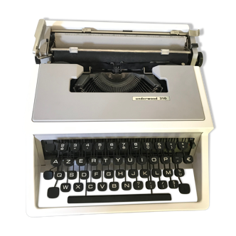 Underwood Typewriter 310 circa 1970