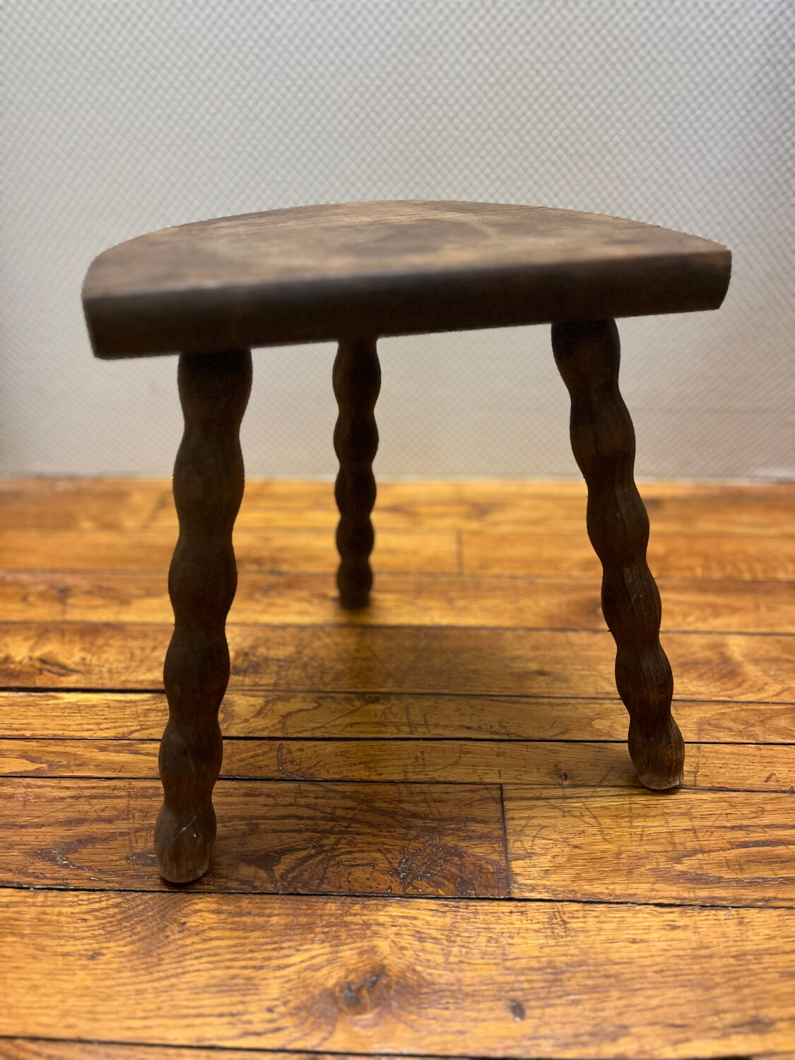 Vintage tripod stool from the 50s/60s
