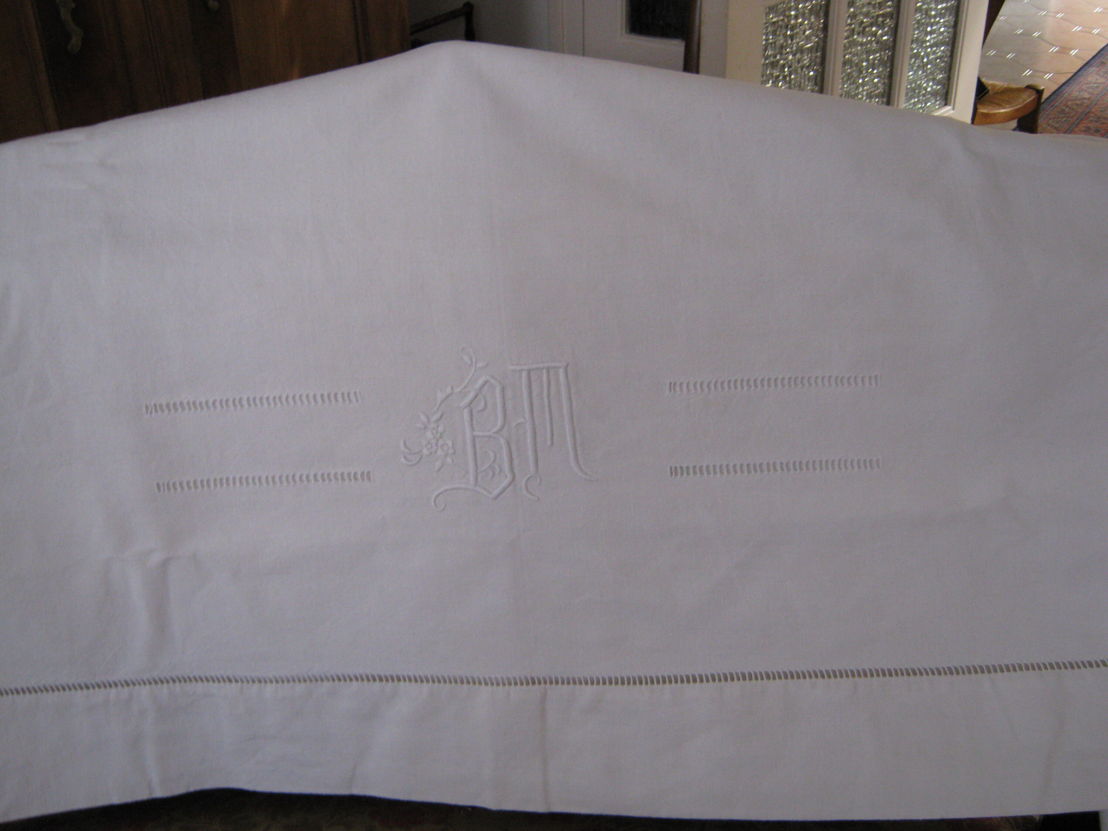 Old embroidered white Métis sheet