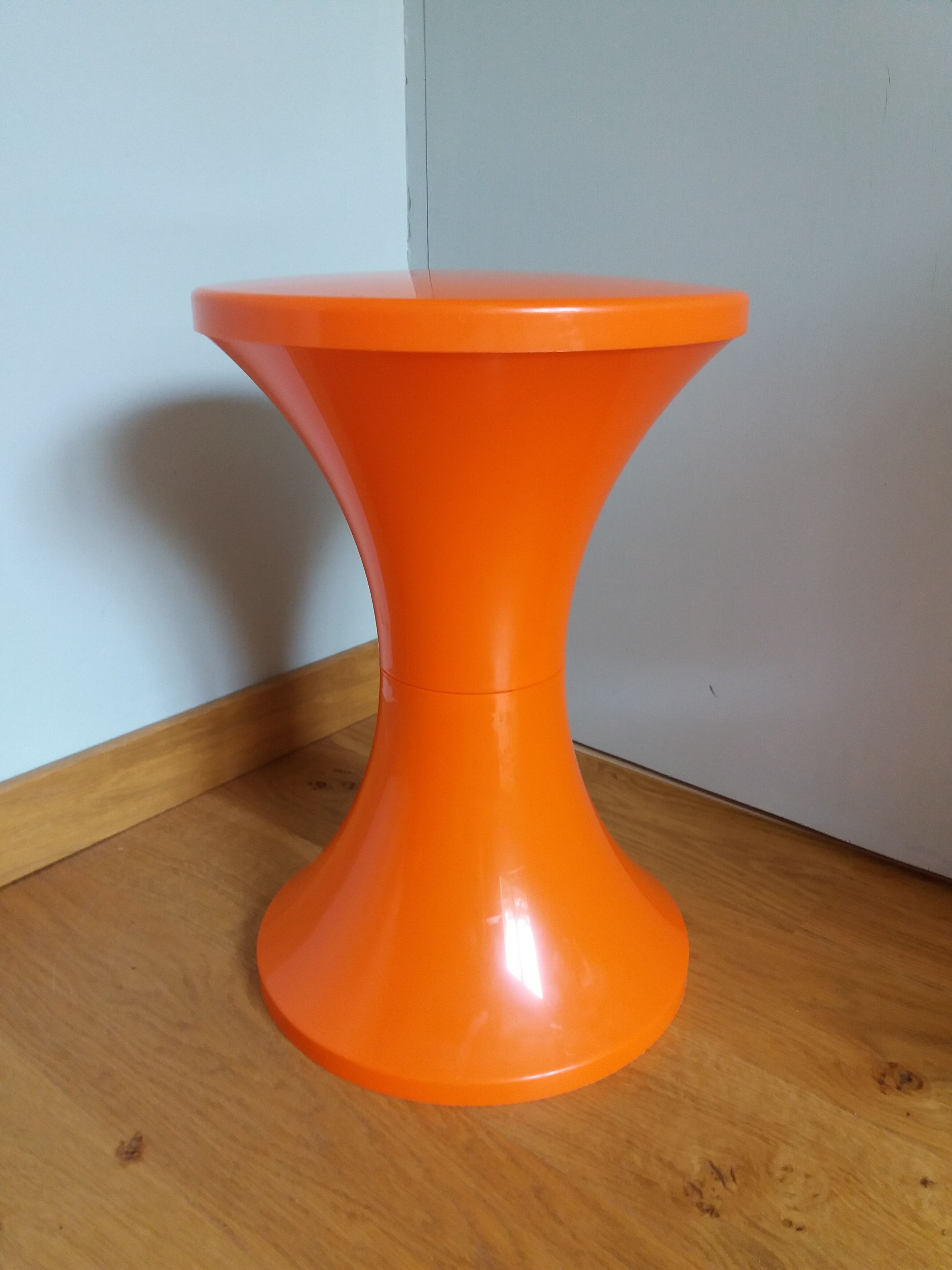 Tam Tam orange stool
