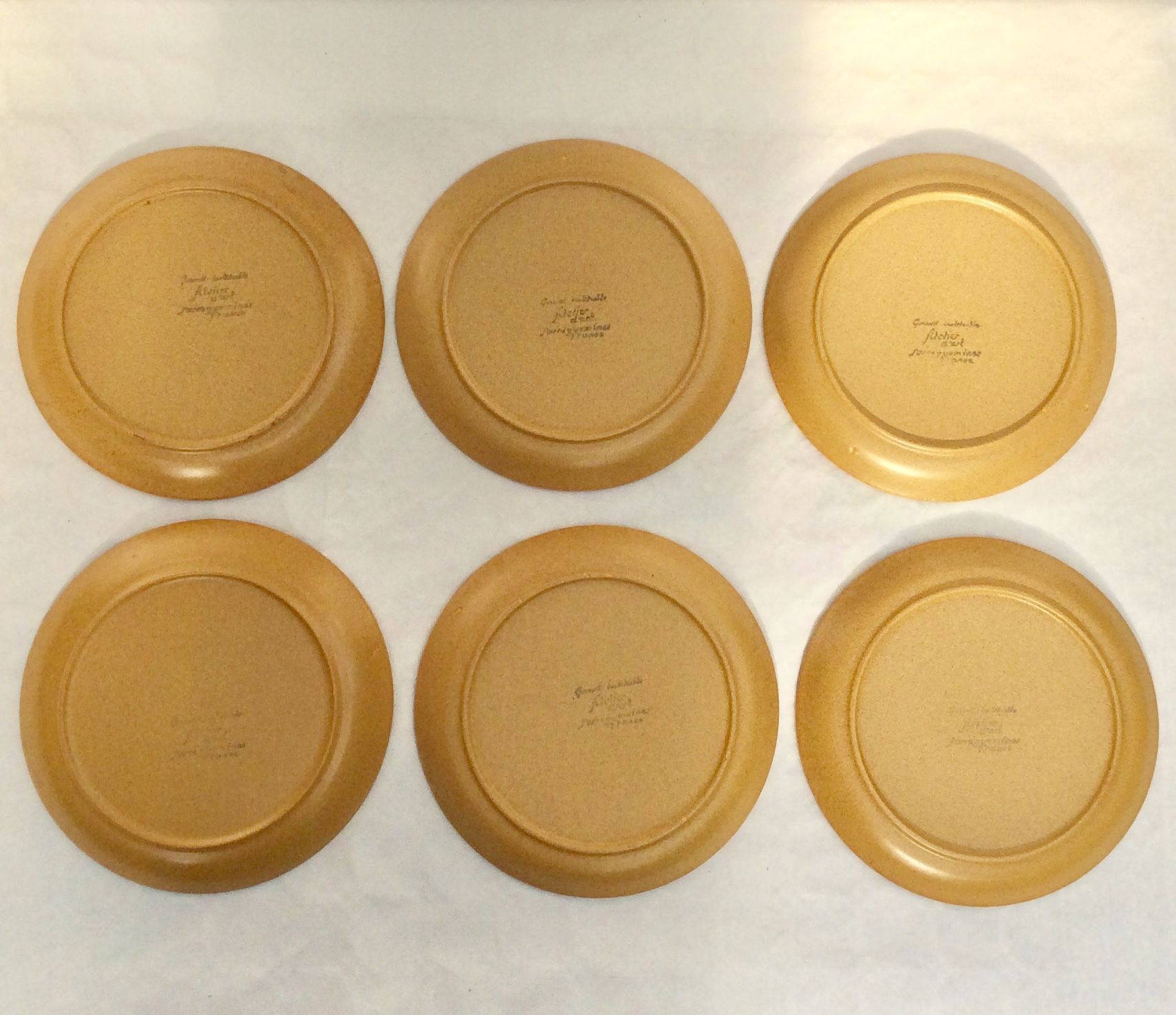 Set of six plates for dessert in sandstone Sarreguemines Atelier d'art dimension: diameter -19,5x1,5