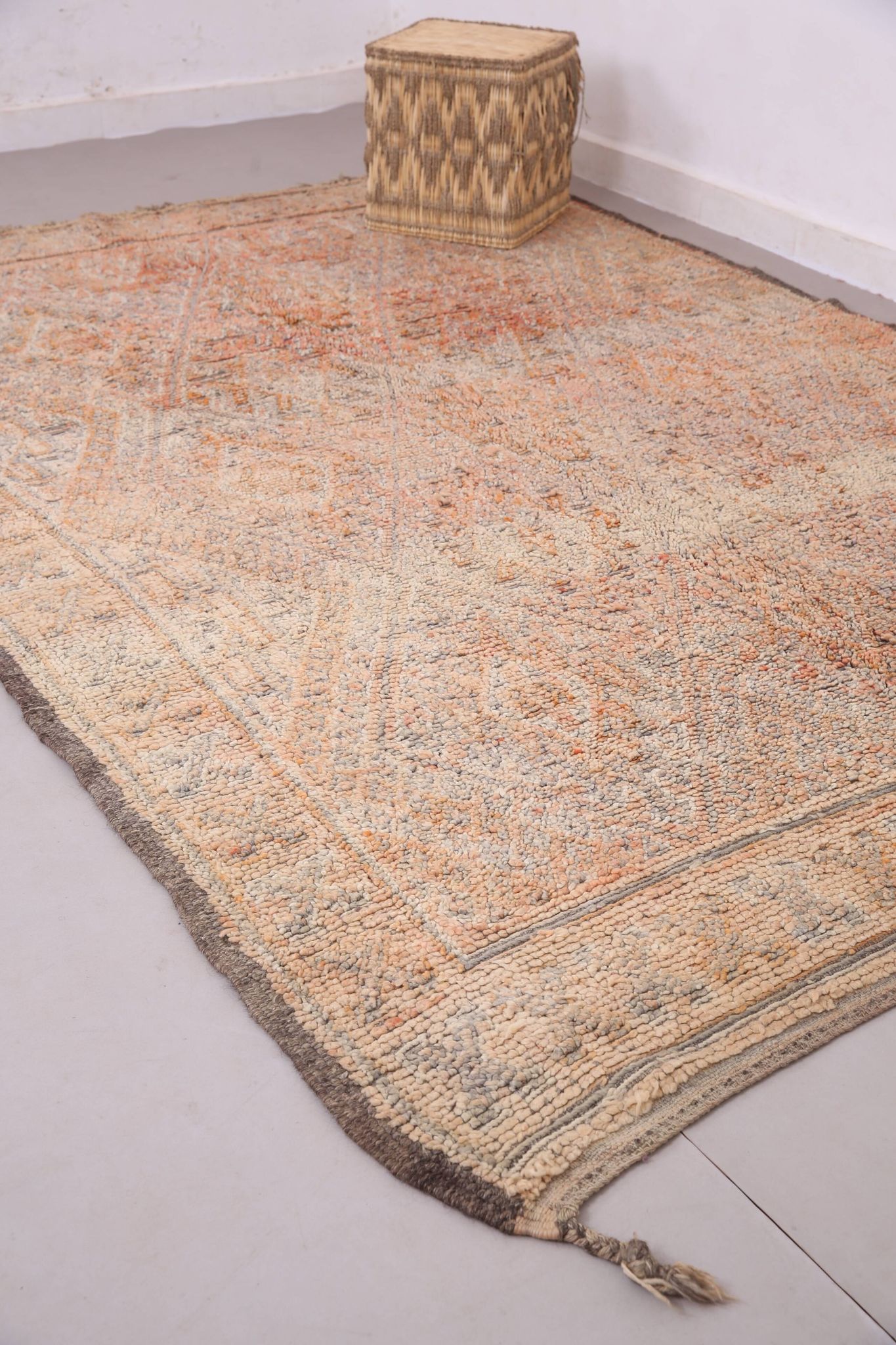 Peach Vintage Moroccan Rug 203 x 302 cm - Berber Wool Rug - Handmade Rug