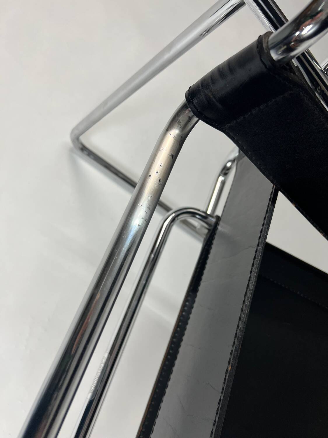Wassily Chair B3 club chair Marcel Breuer Gavina leather