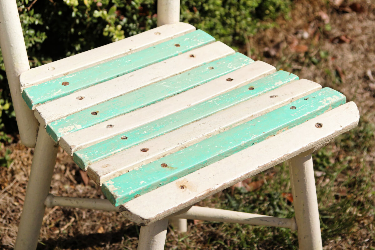 Set of 3 slatted wooden garden chairs