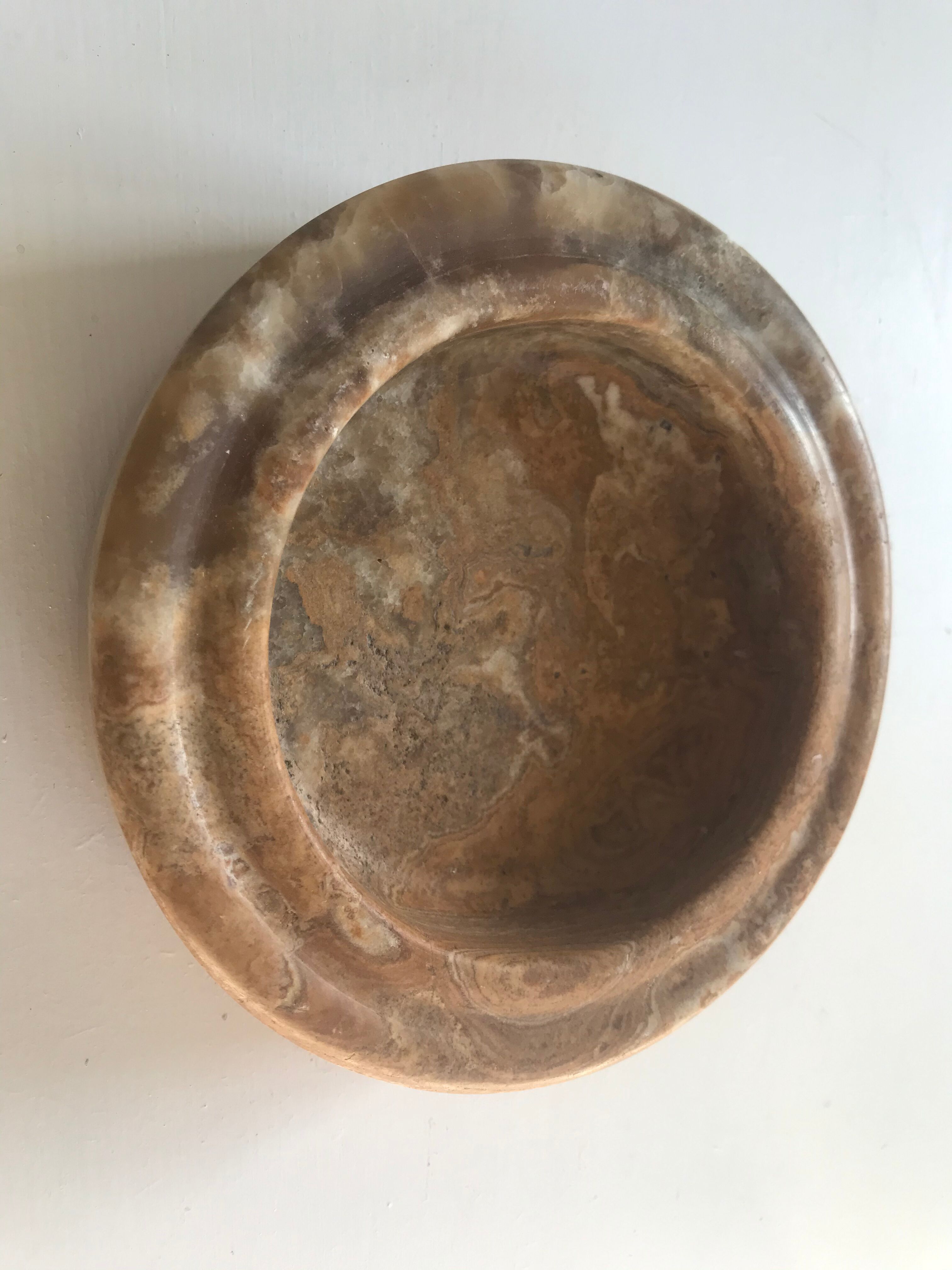 Empty pocket in vintage onyx