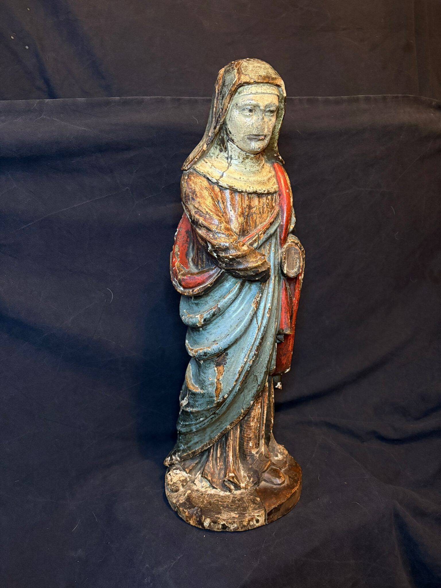Polychrome saint from the 16th century
