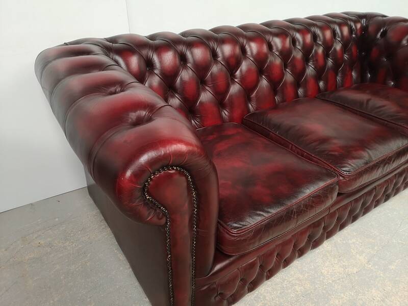 Chesterfield leather sofa burgundy English style