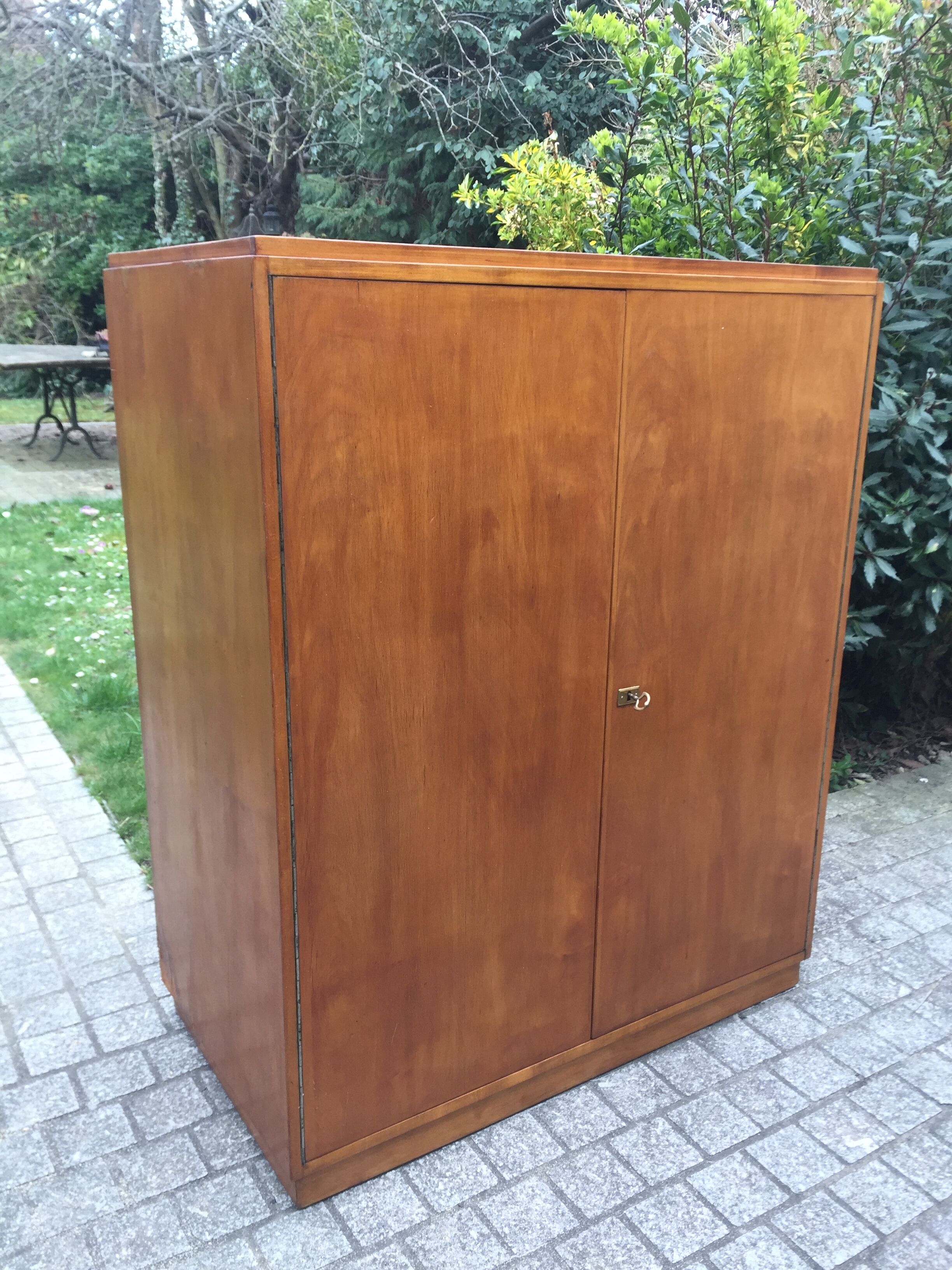 Armoire basse vintage 1960 en bois clair