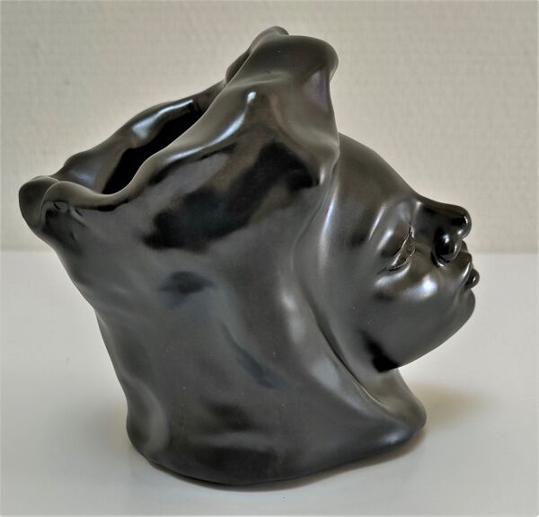 Cendrier anthropomorphe en céramique à figure de femme design années 60