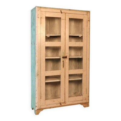 Vitrine en teck birman patine blanche-verte