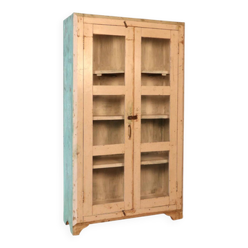 Vitrine en teck birman patine blanche-verte
