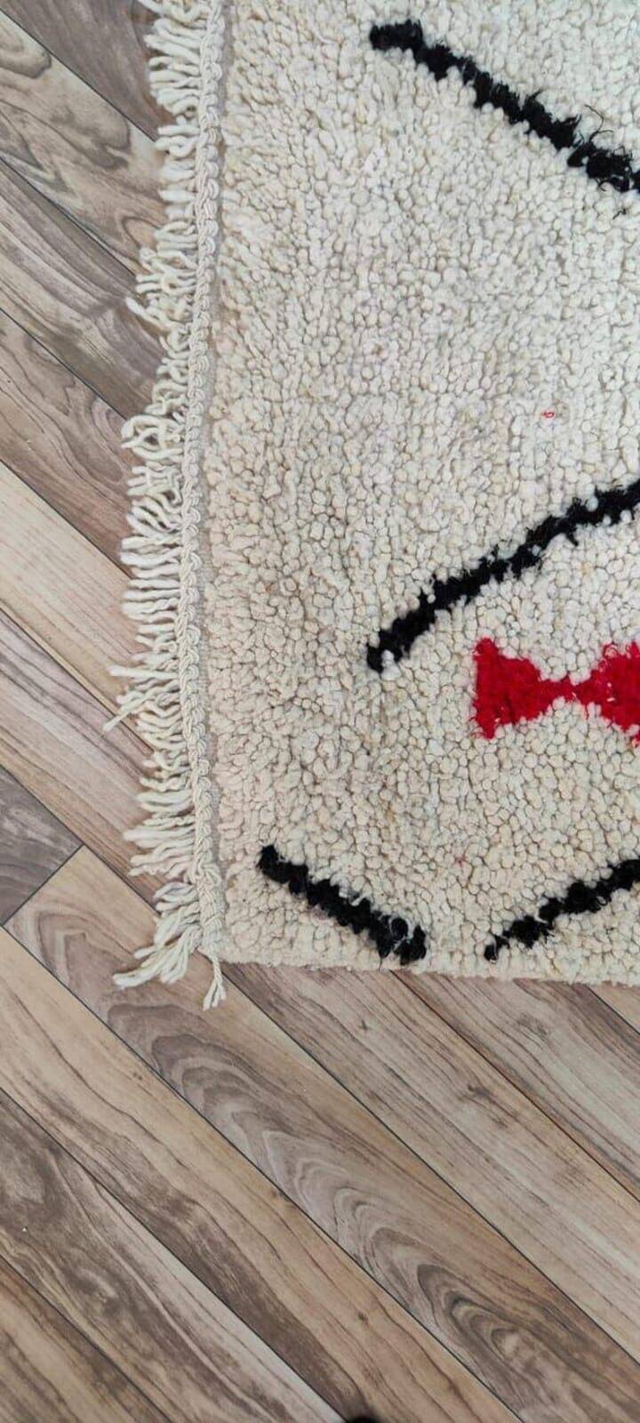Handmade traditional pure wool rug, size 1.5/2.5 m.
