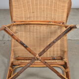 Fauteuil rotin et décor scoubidou