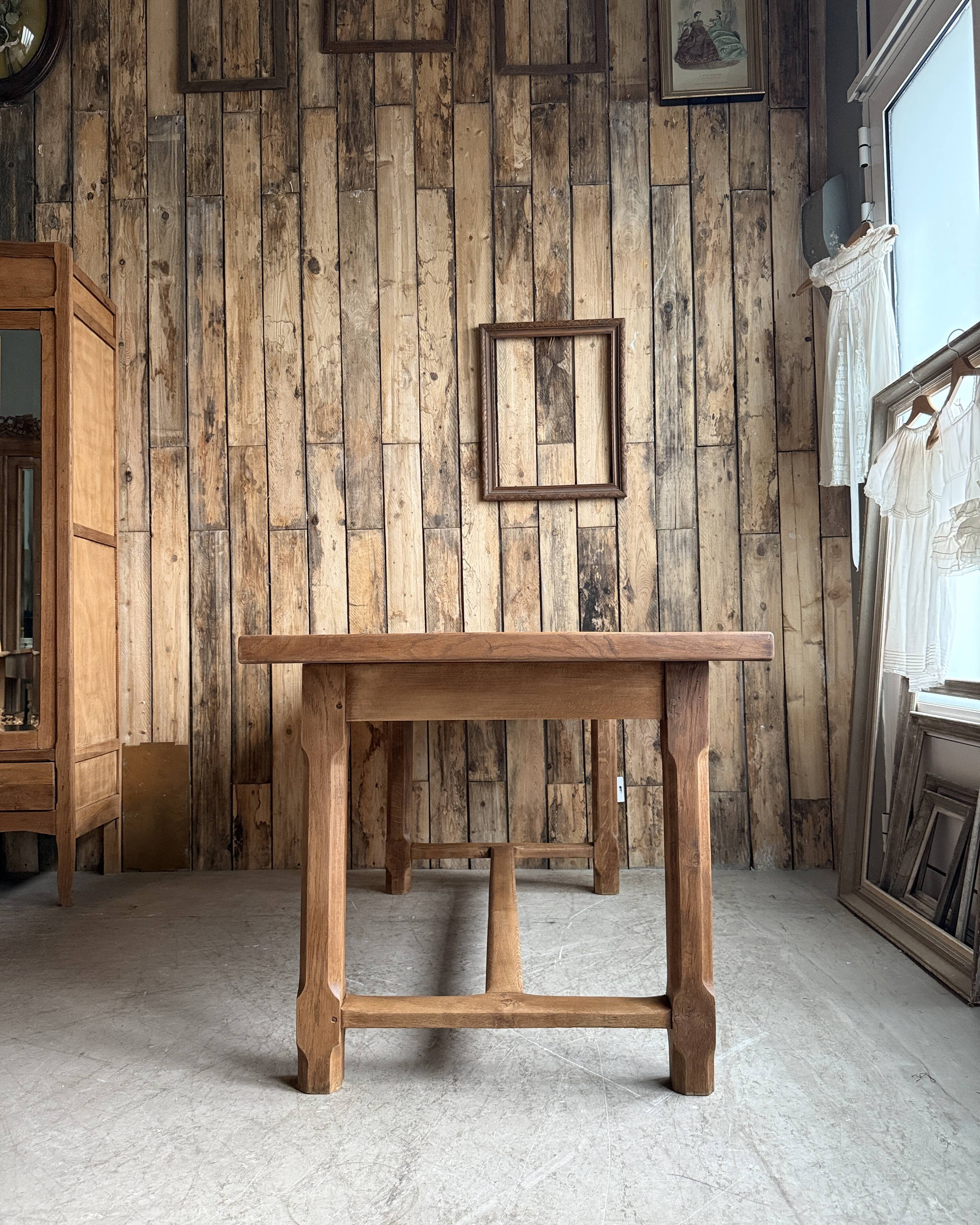 Vintage oak farmhouse table (renovated)