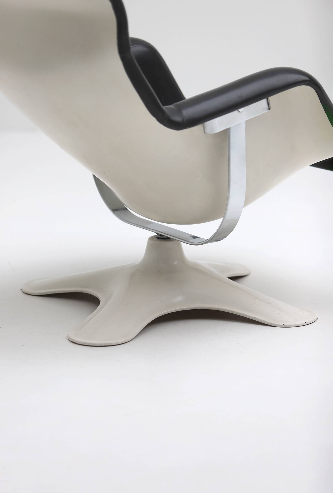 Yrjö Kukkapuro 'Karuselli' Lounge Chair By Avarte Finland, 1960S