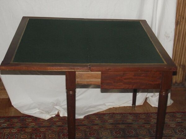 table à jeux en acajou d'époque Louis XVI
