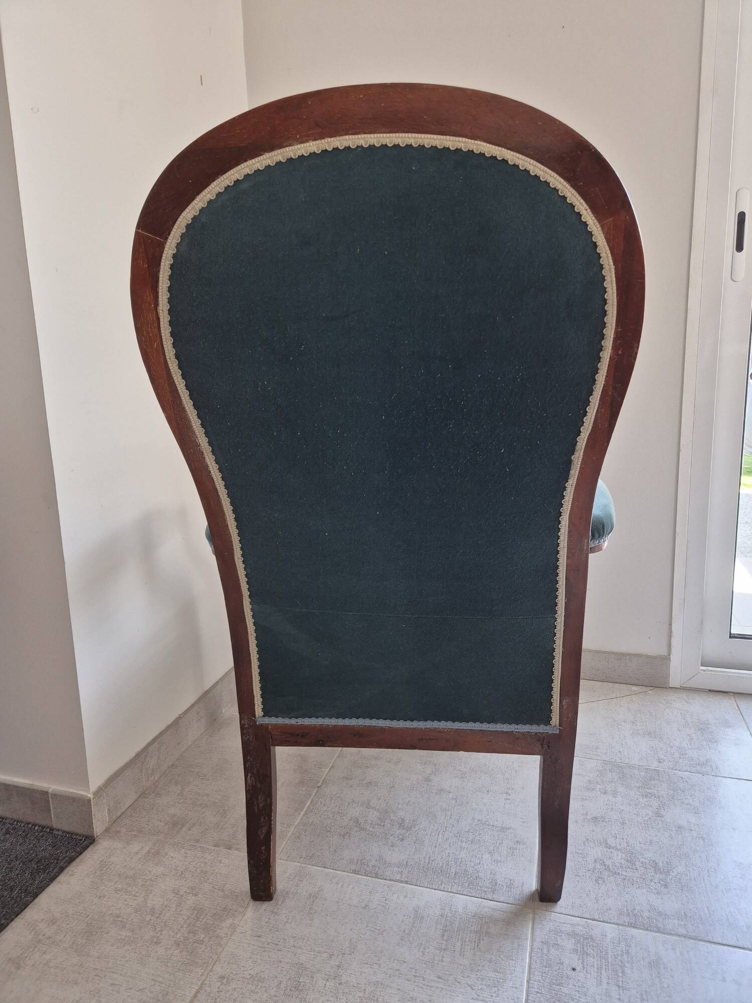 Napoleon III medallion armchair — blue velvet and cross-stitch tapestry