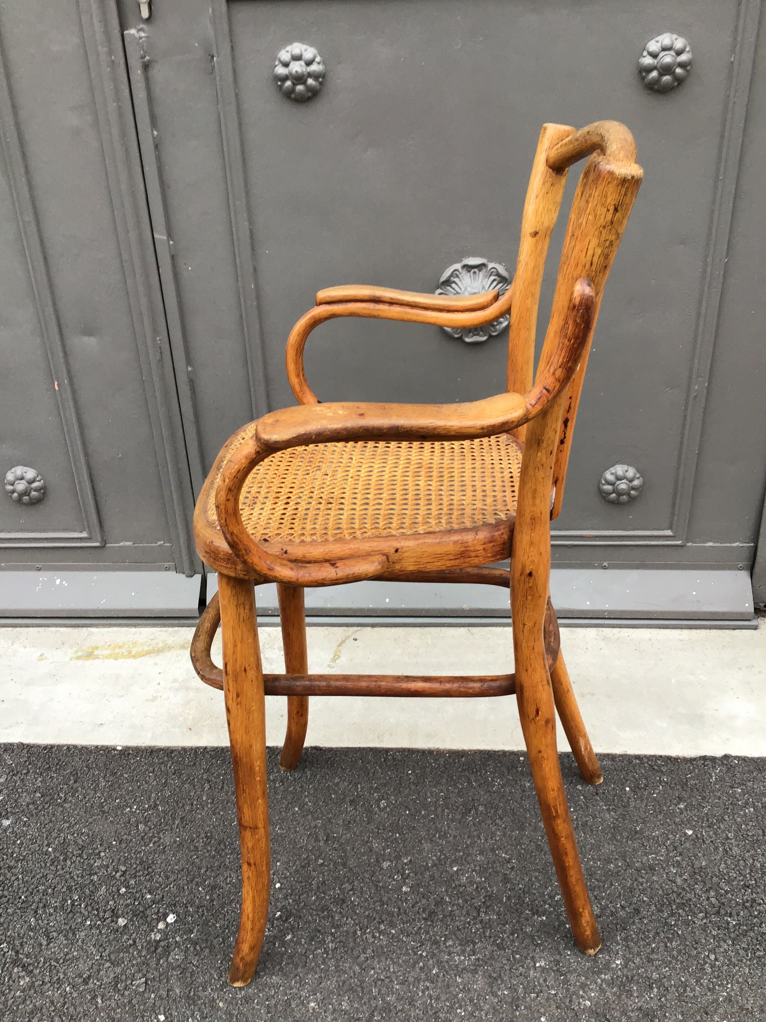 Viennese high baby chair curved tuna and