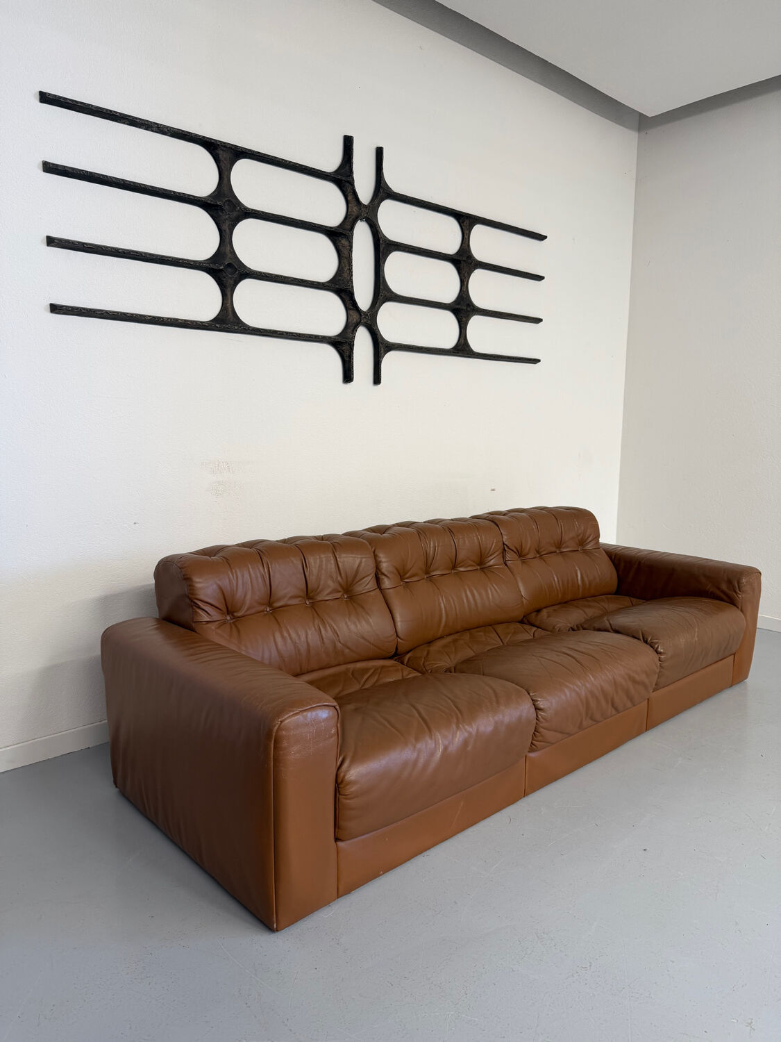 XXL wall sculpture in cast aluminium, 1970s Brutalist design.