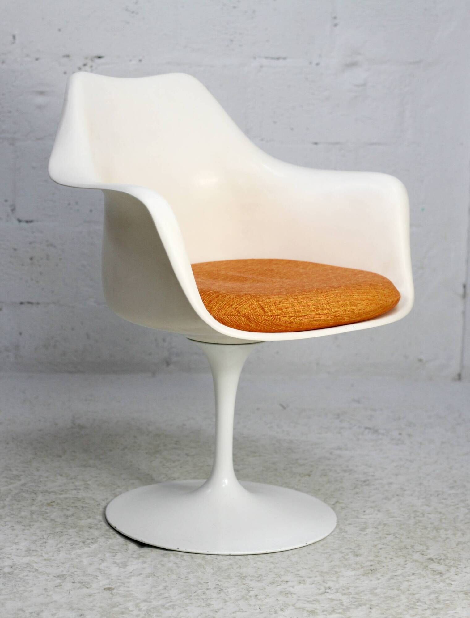 Swivel tulip armchair by Eero Saarinen, Knoll International, circa 1960