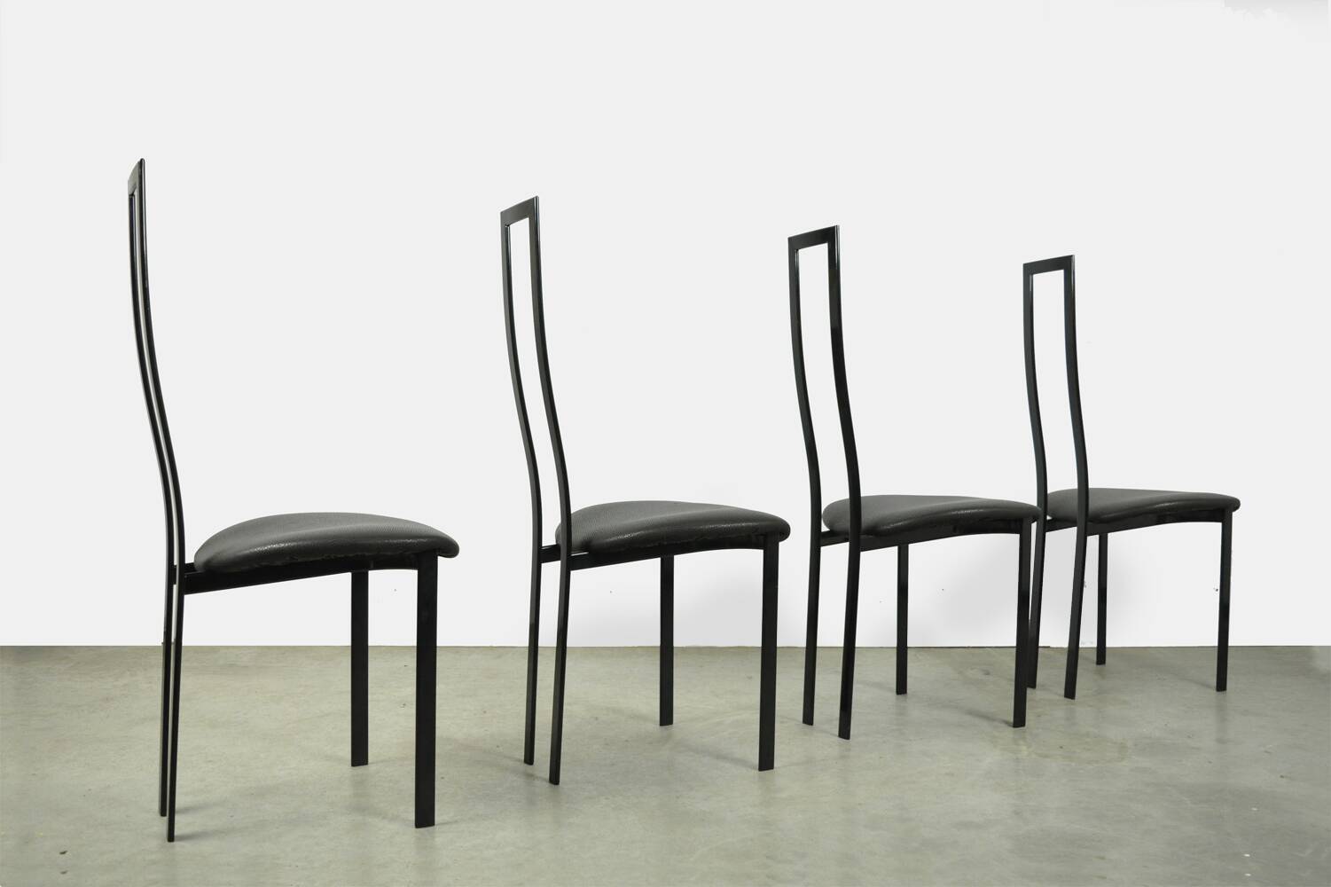 Set of 4 Italian Postmodern dining chairs by Maurizio Cattelan, 1980s