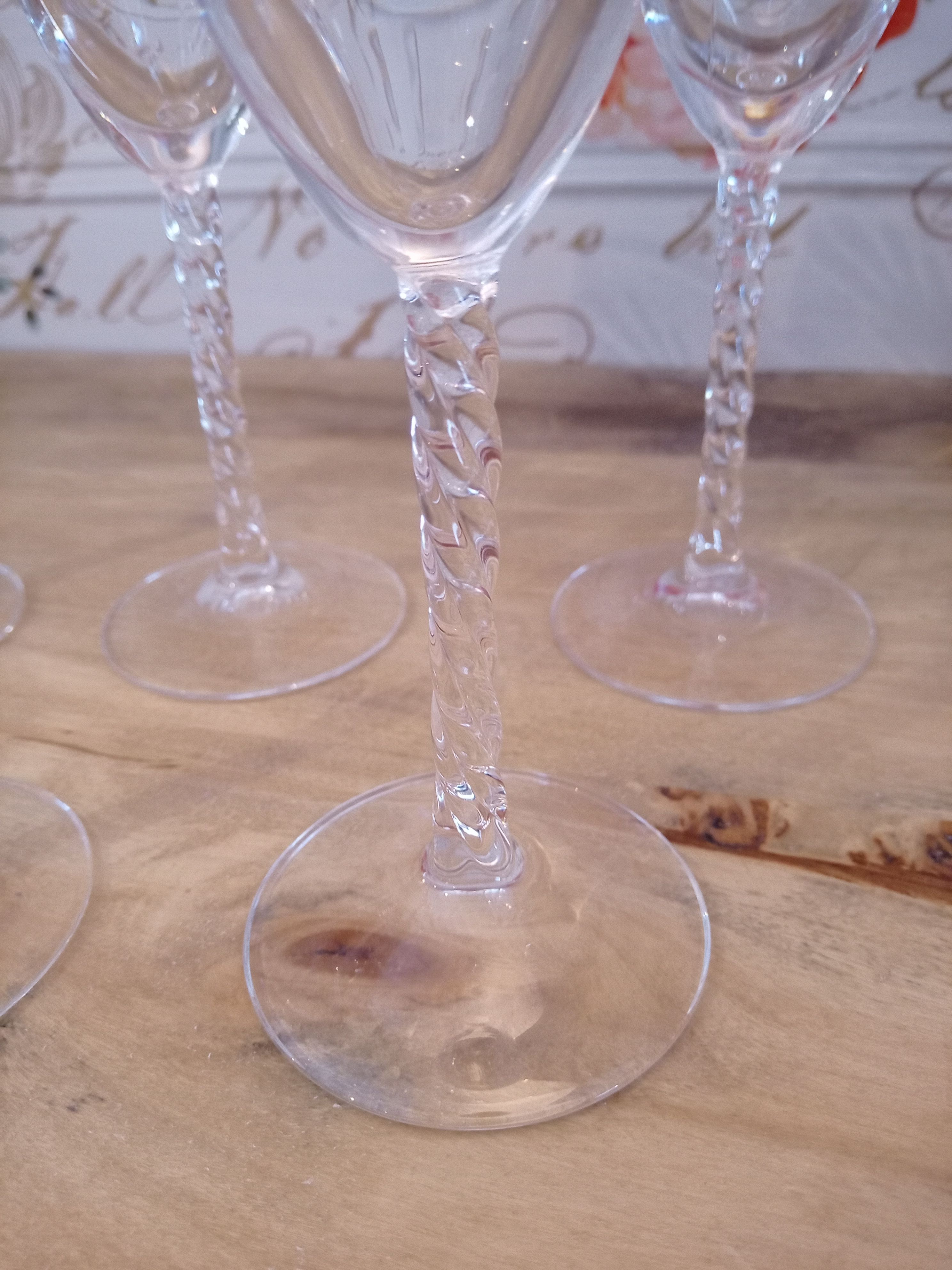 Lot of 5 champagne flutes in Epi model crystal and twisted foot