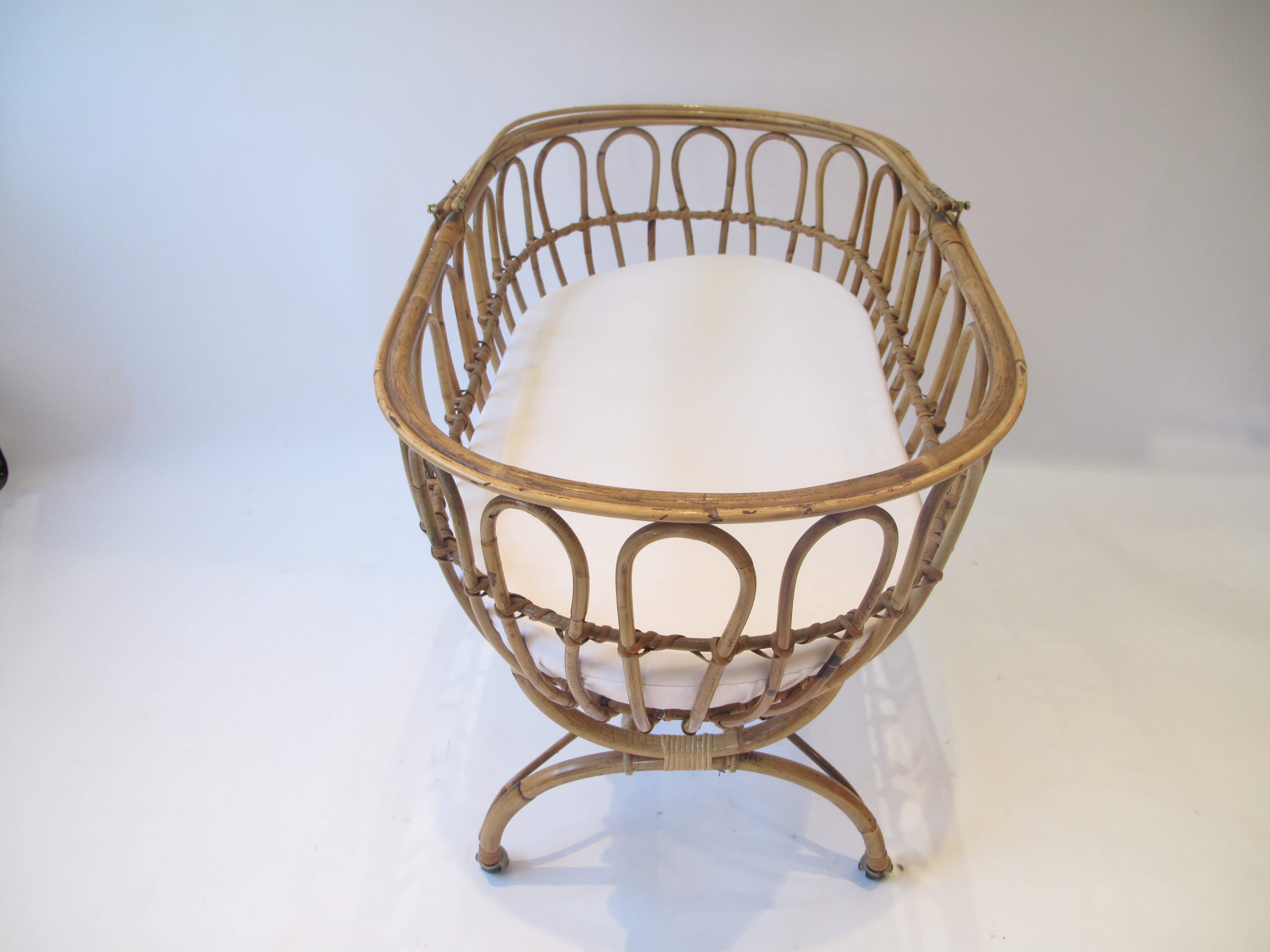 Cradle rattan