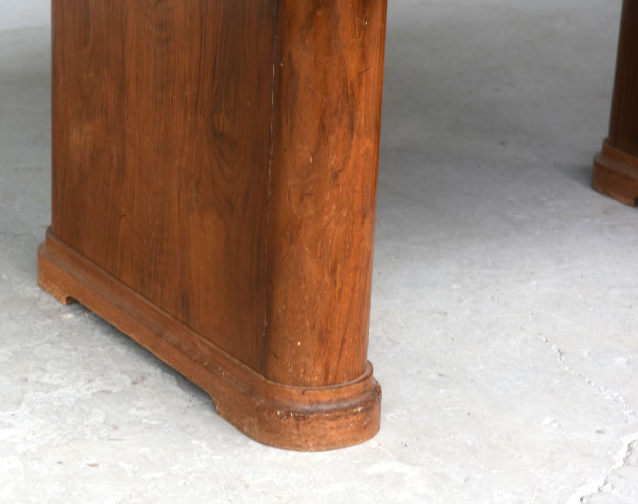 Dining room table 1940 rosewood tray in portr
