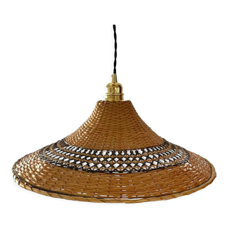 Vintage suspension in electrified wicker