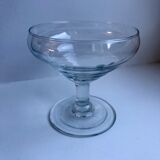 Set of 8 champagne glasses in crystal engraved 50s