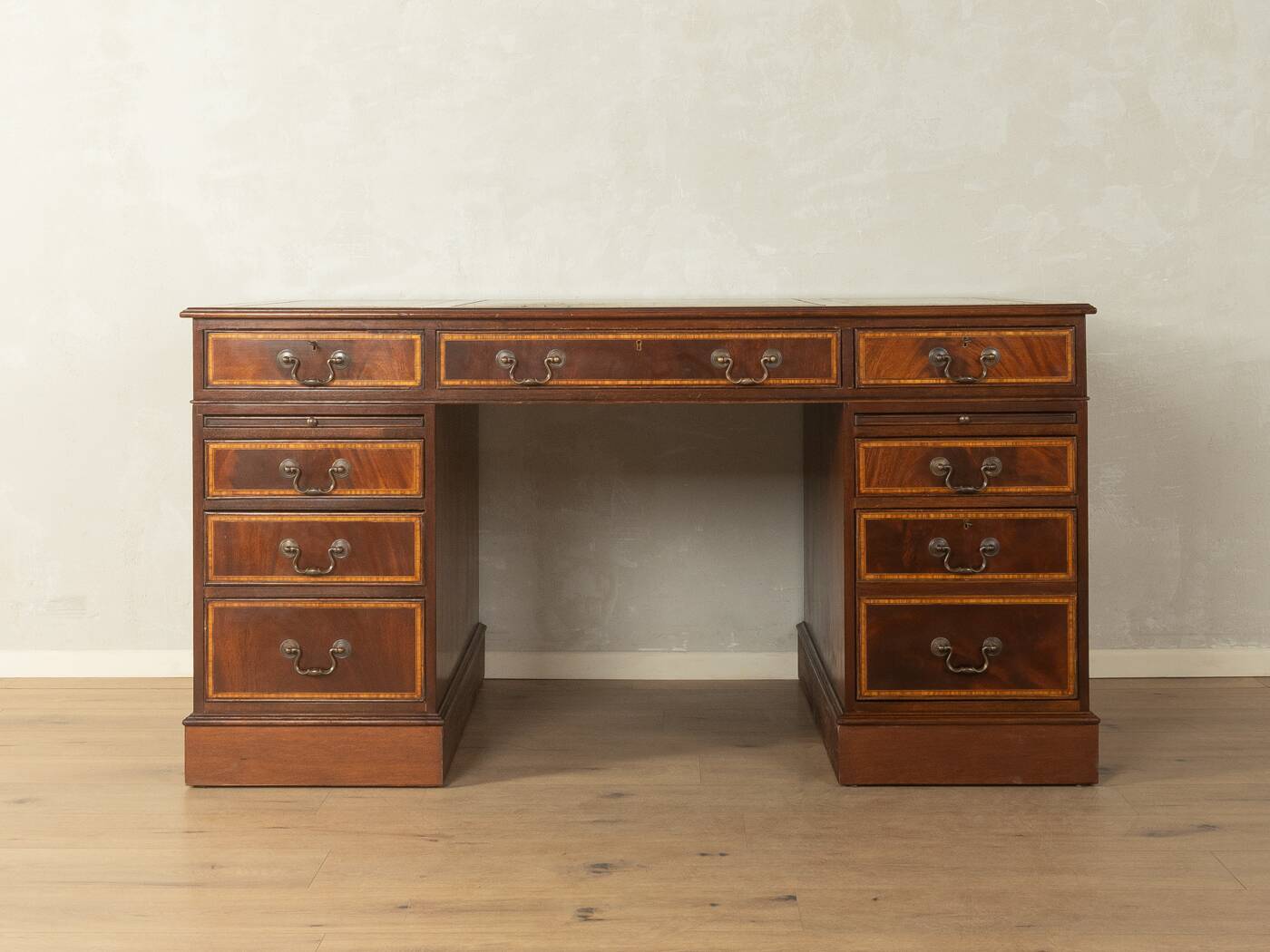 Bureau de style anglais ancien