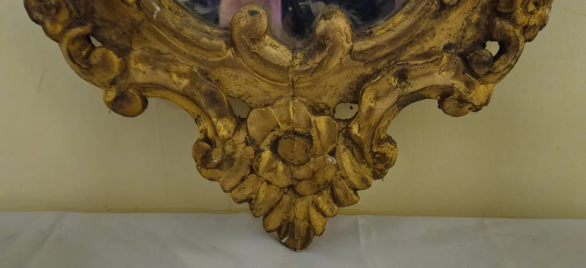 Antique mirror in carved and gilded wood – Rococo / Louis XV style
