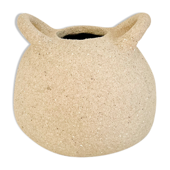 Vase "Bouboulita" in beige sandstone