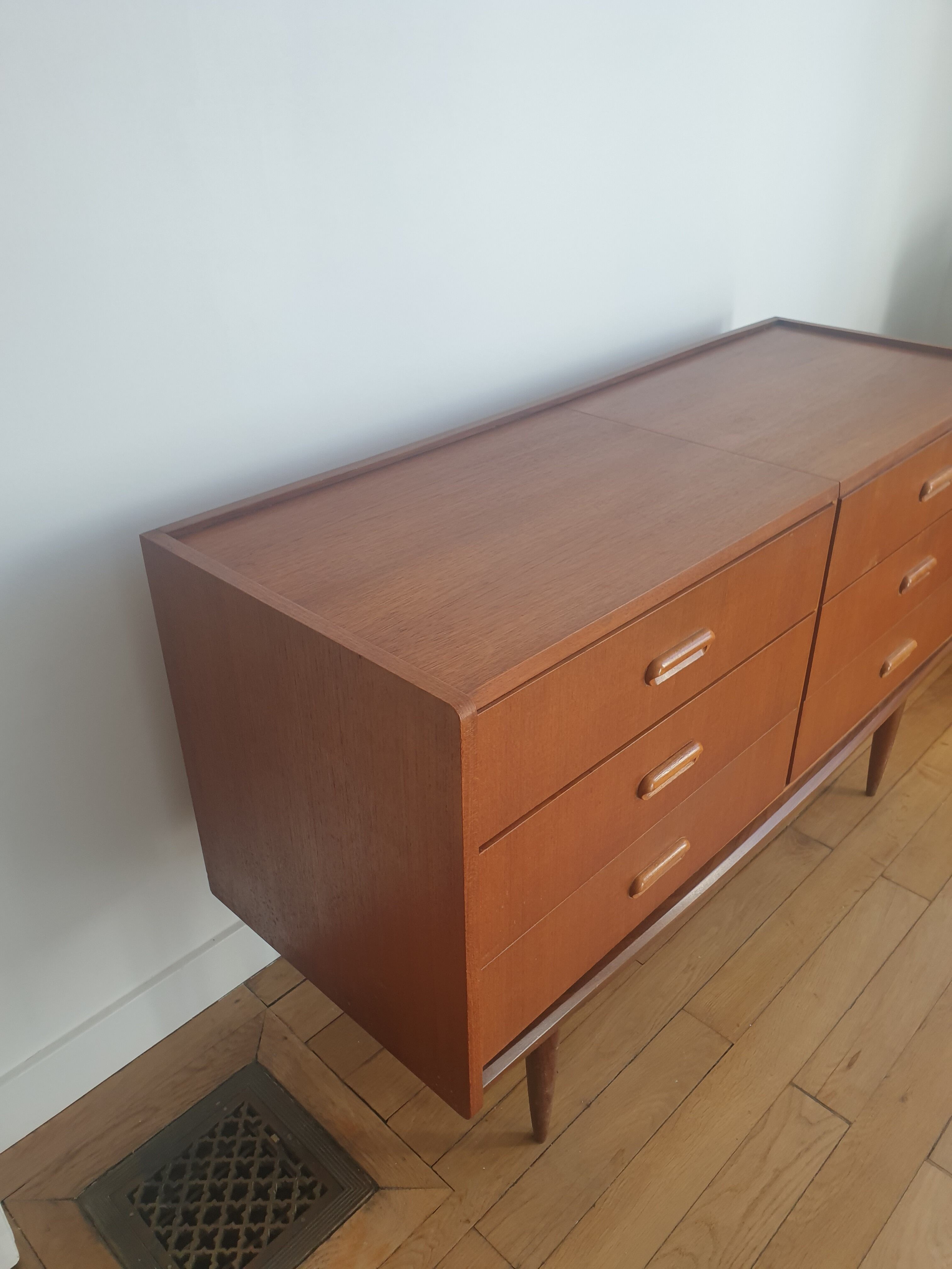 Vintage chest of drawers